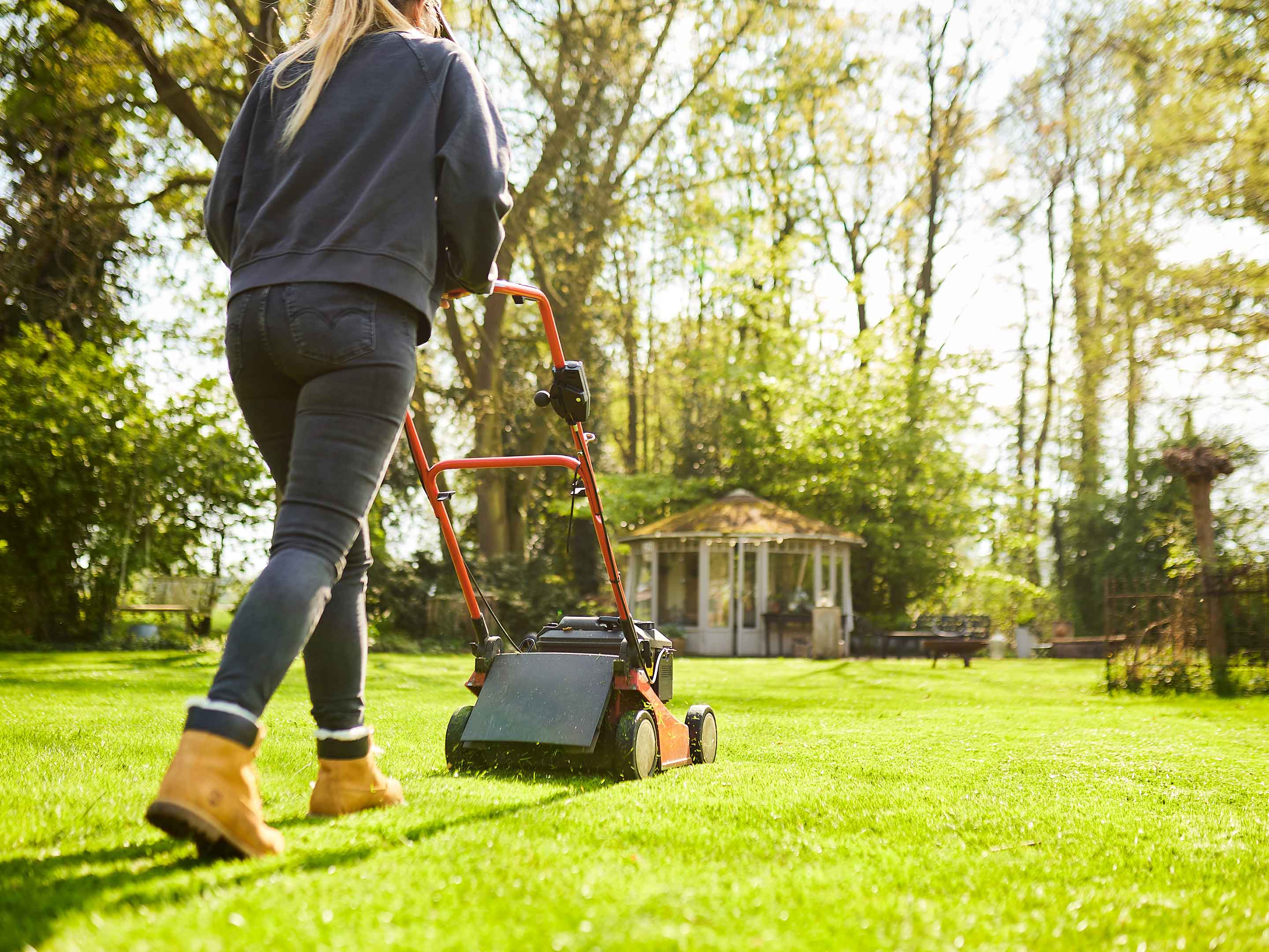 Rasen mhen: Die besten Tipps | COMPO